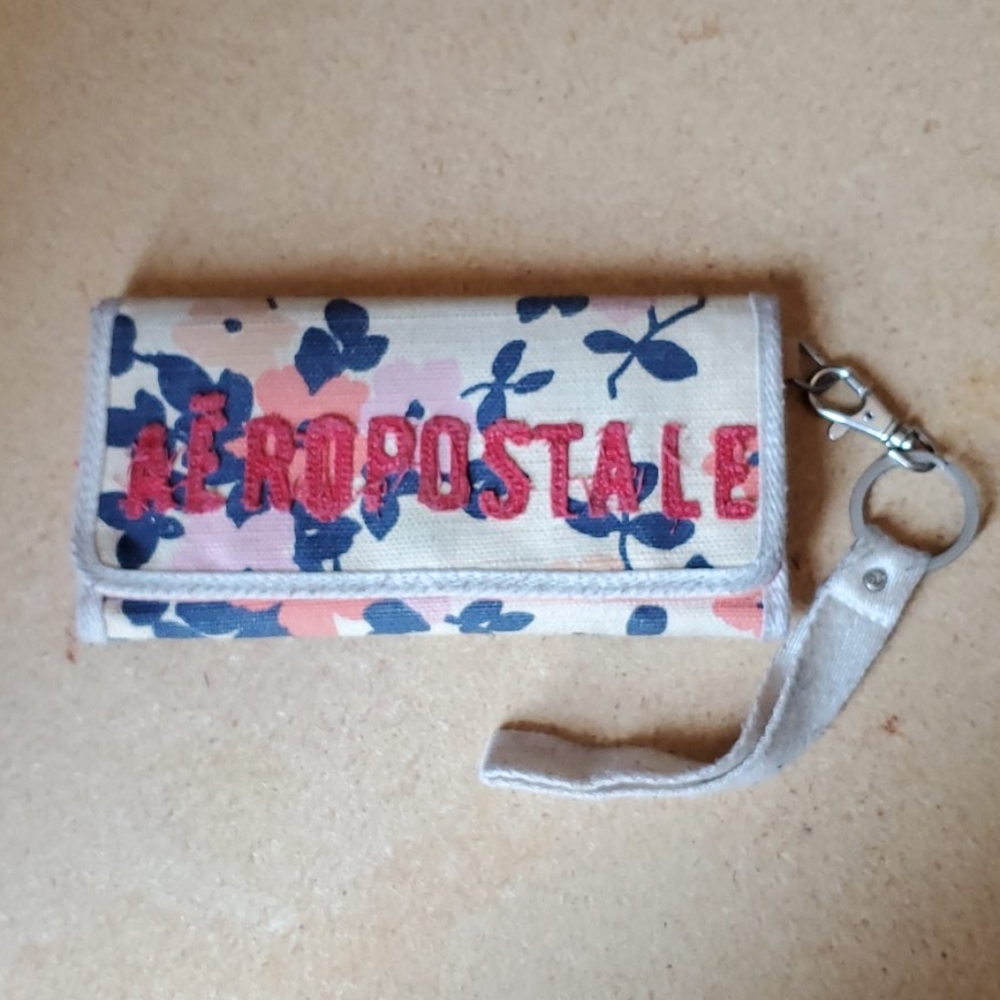 Aeropostale wristlet wallet